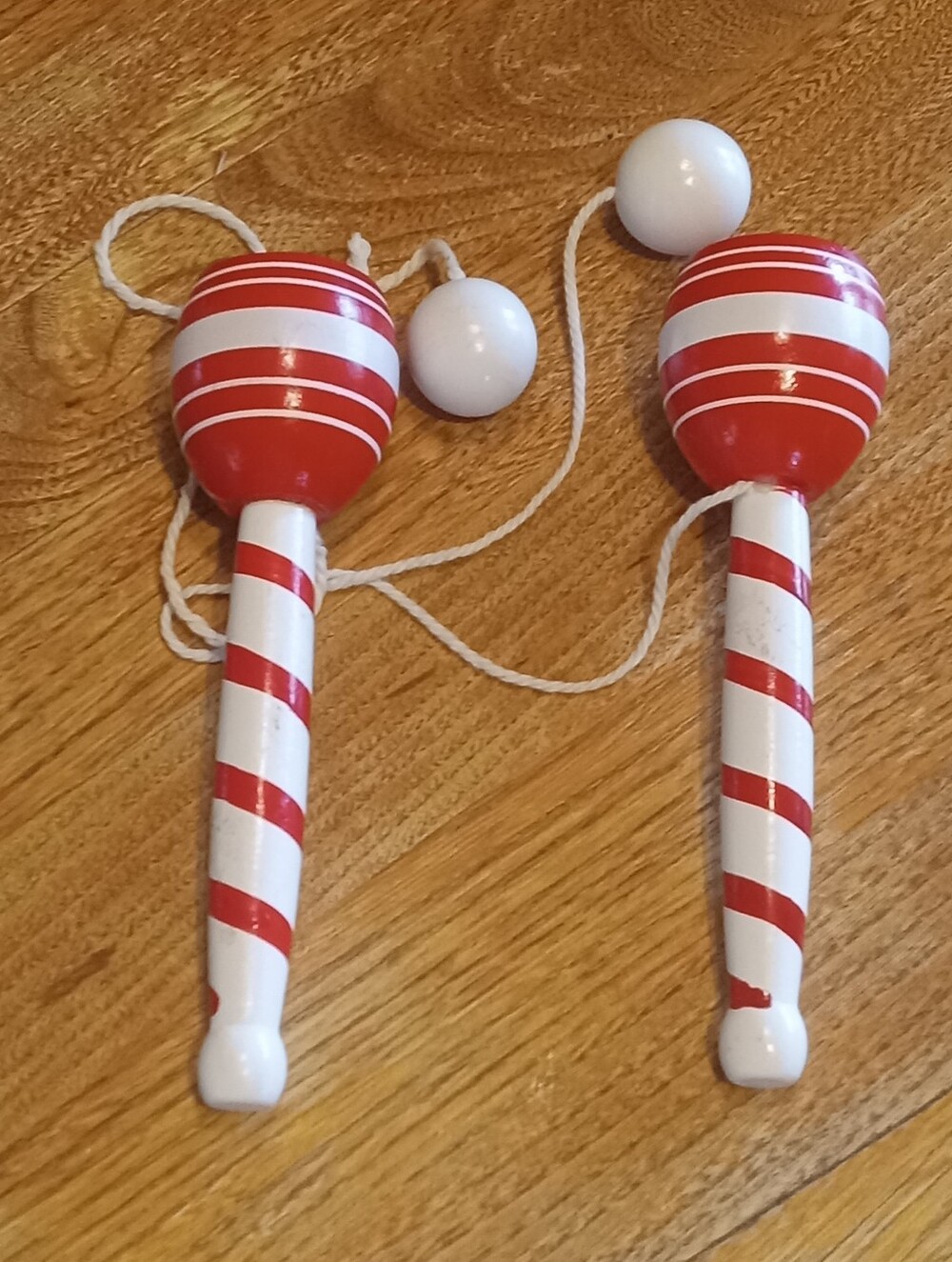 Classic WOODEN CATCH BALL GAME TOYS String Toss Wood Cup Juggling Lot Of 2
